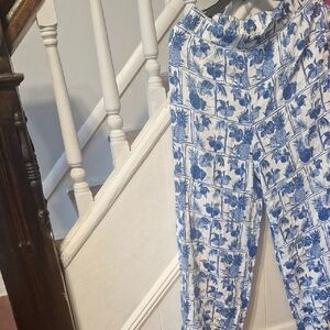 Alice + Olivia White Top with Blue Botanical Print